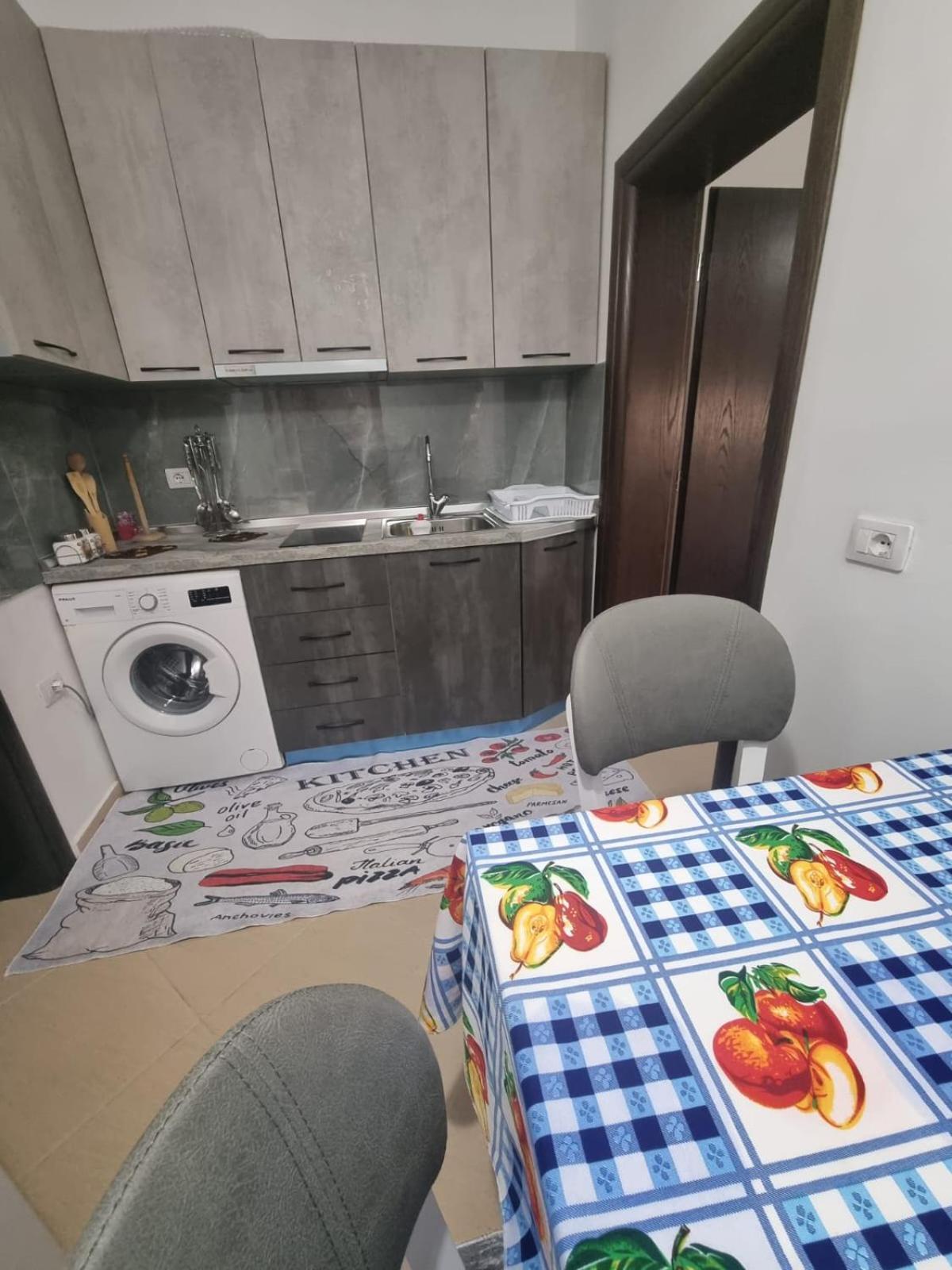 Vila Megi-Rent Room Vlorë Εξωτερικό φωτογραφία