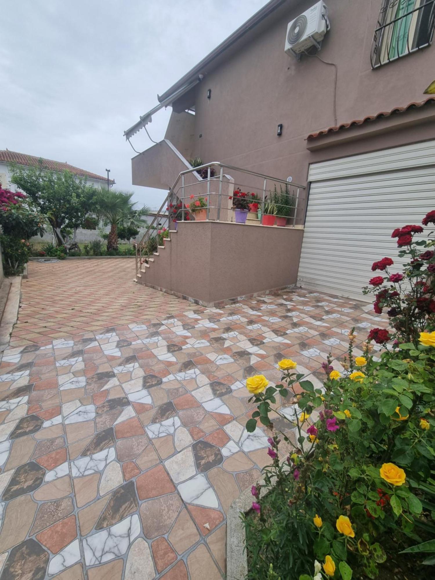 Vila Megi-Rent Room Vlorë Εξωτερικό φωτογραφία